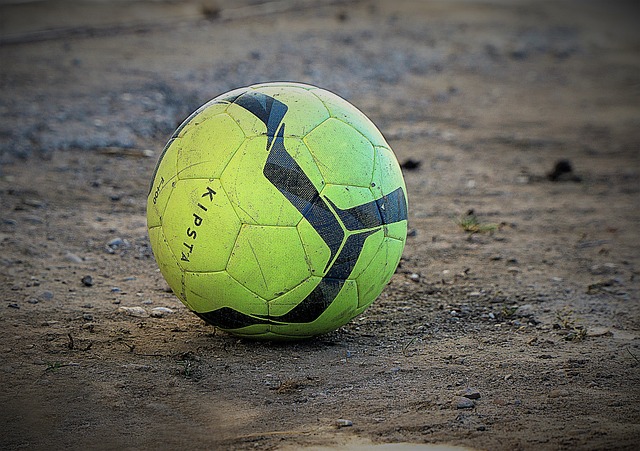 上身保持微 上身保持微